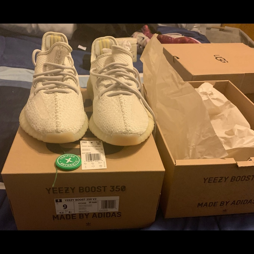 Yeezy Boost 350 Size 9 Men Brand New with Authenticator Tag. - Picture 2 of 4